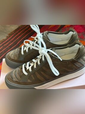 rag & bone Olive/Tan Low-Top Lace-Up Sneakers